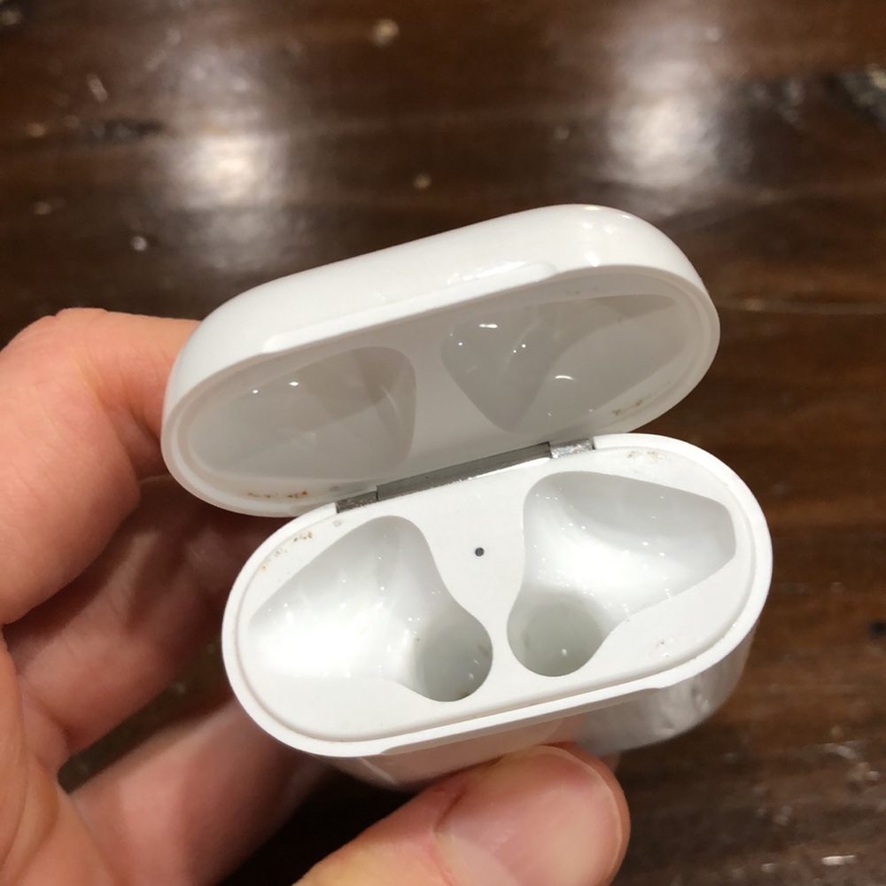 Apple AirPods - Picture 12 of 12